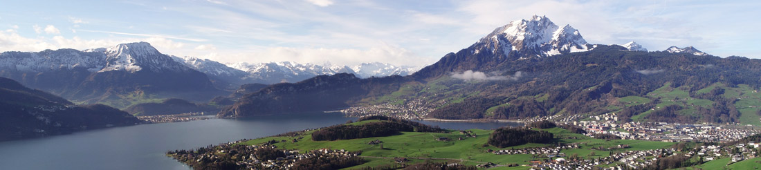 vue de la montagne suisse avec ses montagnes, ses lacs, ses villages typiques, ...